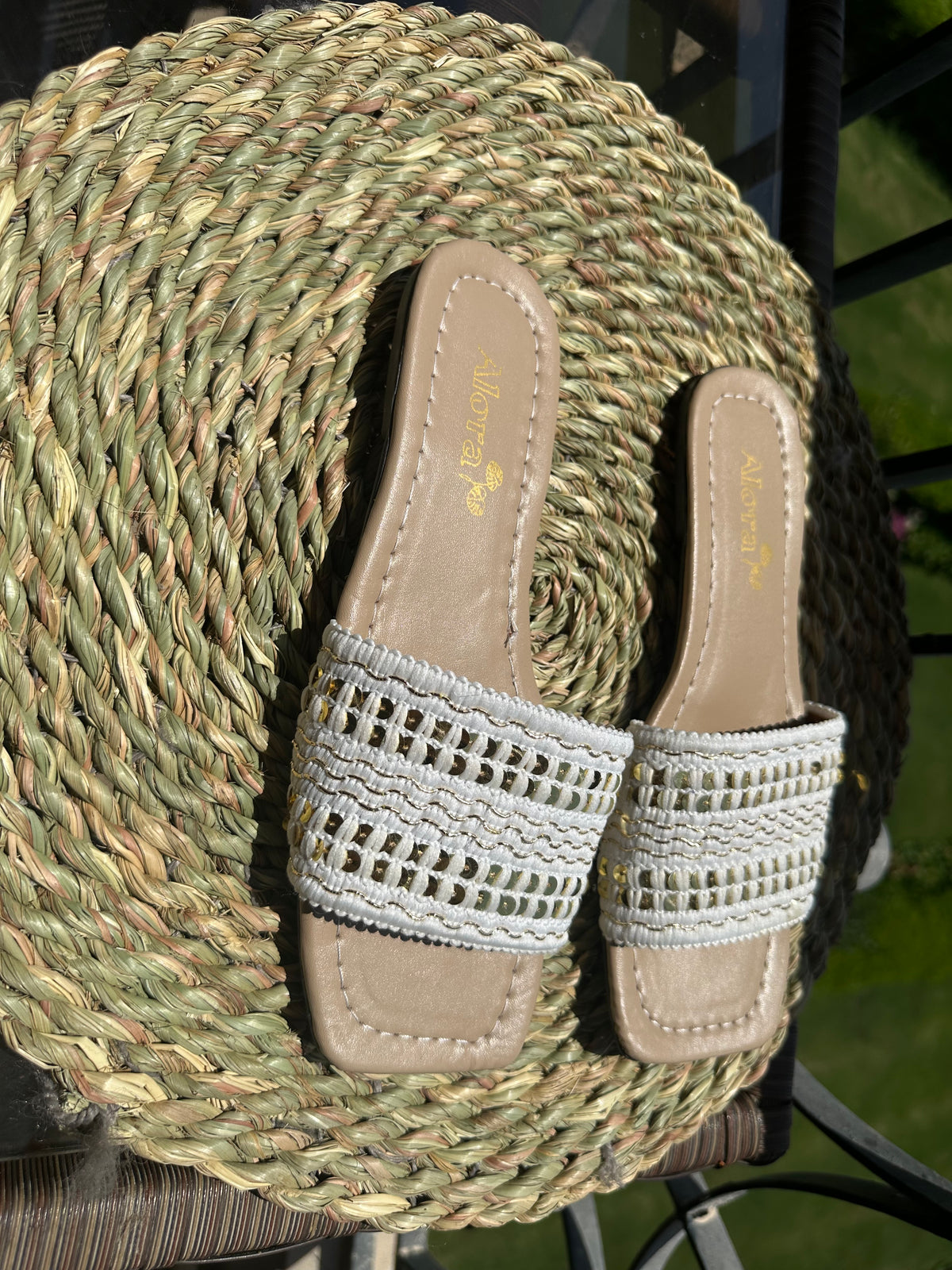 Slipper white with golden touch