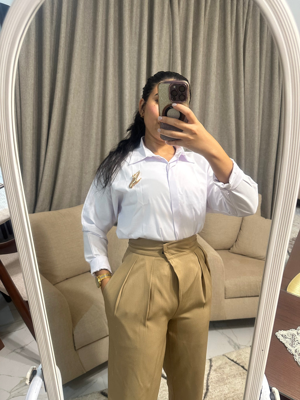 Cropped cotton chemise 🤍You can Style it the way u want ✅ + choose your brooch as a gift ✅