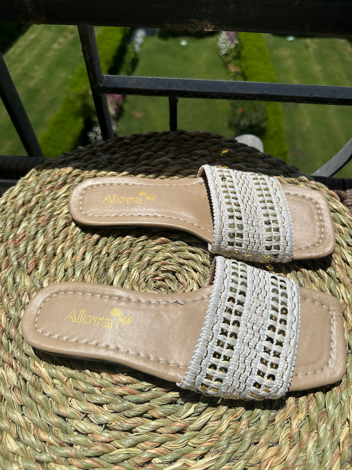 Slipper white with golden touch